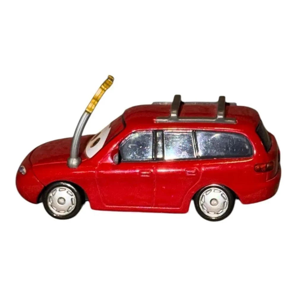 Disney Pixar Diecast Cars Kit Revster Red Station Wagon Piston Cup Fan EUC